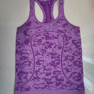 2 Lululemon tanks